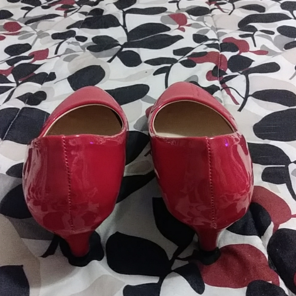 Shoes - Picture 4 of 4
